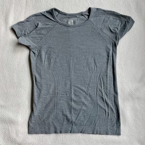 Athleta Girl Short-sleeve Crewneck, Gray, Size Small (7)